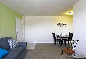 Huntwood Courts Apartments Washington DC 20019