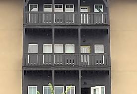 pix The Lodges Of Colorado Springs Yelp https www apartmentguide com apartments colorado colorado springs the lodges of colorado springs lnp001e000000vw2tyiay