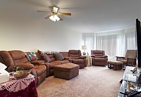 Oaks Whitney Pines Apartments - Apple Valley, MN 55124