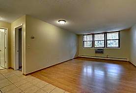Uptown Plaza Apartments - Minneapolis, MN 55404