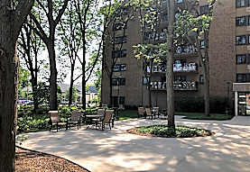 Liberty Towers Apartments Libertyville Il 60048
