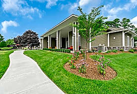 Bayside Country Club Apartments - Warwick, RI 02889