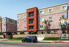 The Reserve at Warner Center Apartments - Woodland Hills, CA 91367