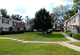 Cedar Gardens Towers Apartments Townhomes Windsor Mill Md 21244