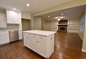 8430 Russell Apartments Overland Park Ks 66212