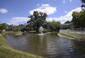 Oak Lake At Crooked Creek Apartments - Indianapolis, IN 46268