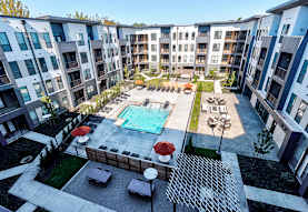 Echelon Luxury Apartments Cincinnati Oh 45245