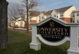 University Courtyard Youngstown - 