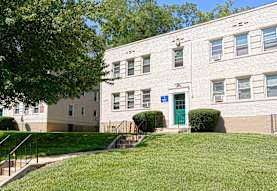 Ivy Crossing at Catonsville Apartments - Catonsville, MD 21228