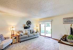 Sun Prairie Apartments - West Des Moines, IA 50266