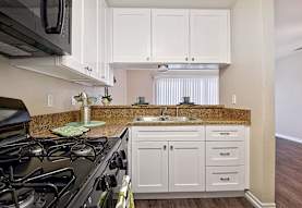 Fairway Manor Apartments - Victorville, CA 92392