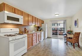 Camelot Arms & North Hills Apartments - York, PA 17406