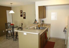 Hunters Run Apartments - Denver, CO 80231