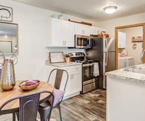 The Oaks Luxury Townhomes Apartments Normal Il 61761