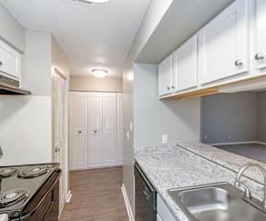 Westpark Townhomes Apartments Indianapolis In 46214