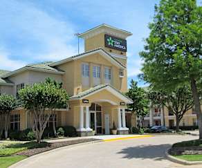 Pavilions At Pebble View Apartments Dallas Tx 75243