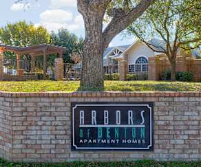 U Center At Fry Street Apartments Denton Tx 761