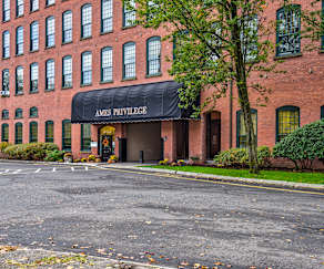 Apartments Under 1000 In Chicopee Ma Apartmentguide Com