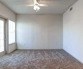U Center At Fry Street Apartments Denton Tx 761