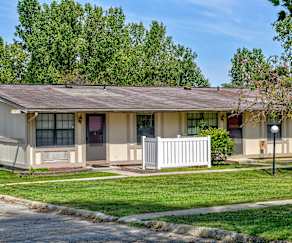 Traditions At Carson Farms Attached Townhouses Phase 2 Community