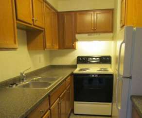 Colonial Court Apartments Ag Duplicate Green Bay Wi 54303