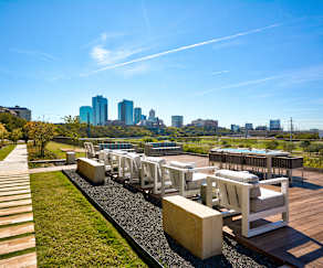 2900 Broadmoor