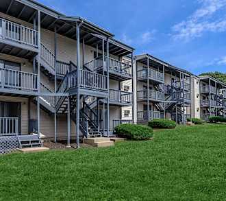 Apartments For Rent In Naval Submarine Base New London Ct 38 Rentals Apartmentguide Com