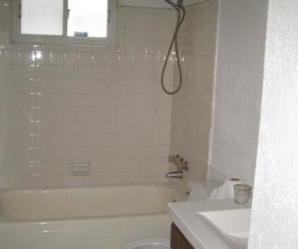 Bathroom.JPG, 6776 Studebaker Avenue