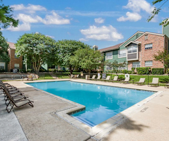 Colonial Grand Apartments For Rent 136 Apartments