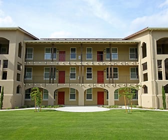 Parc Grove Commons, Fresno Pacific University, CA