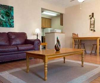 Brookfield Apartments, Strasburg, VA