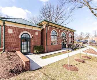 Apartments Under 1100 In Hyattsville Md Apartmentguide Com