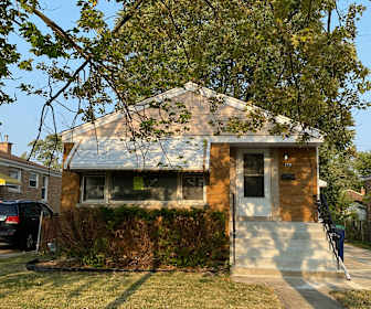 9607 S Sacramento Ave Evergreen Park Il 60805 Realtor Com