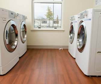 Apartments For Rent In Dearborn Heights Mi 215 Rentals Apartmentguide Com