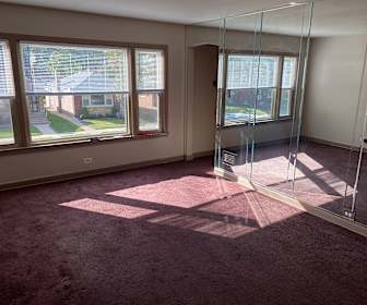 Apartments For Rent Near Advocate Trinity Hospital Chicago Il Apartmentguide Com