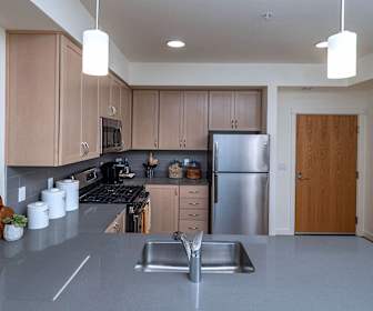 Amazon Corner Apartments, Springfield, OR