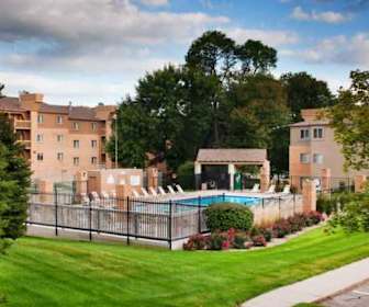 Pet Friendly Apartments For Rent In West Omaha Omaha Nebraska Apartmentguide