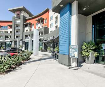 Lmc Adds 400 Unit Luxury Apartment Community To Platinum Triangle District Of Anaheim California Multifamilybiz Com