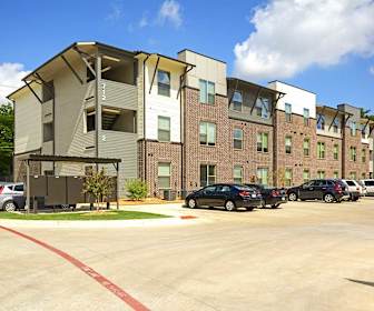 Apartments Near West Collins Street Denton Tx Apartmentguide Com