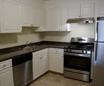 Apartments For Rent In North Quincy Ma 1340 Rentals Apartmentguide Com