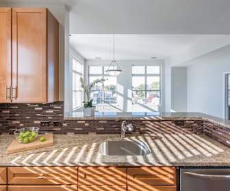Apartments For Rent In East Rutherford Nj 109 Rentals Apartmentguide Com