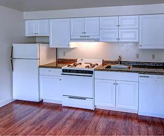 studio apartments rent queens 600
