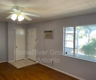 206 Williamsburg Pl, San Antonio, TX