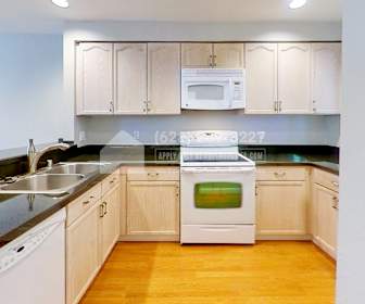 15805 Waynita Way Ne D201, Inglemoor High School, Kenmore, WA