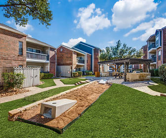 yard with a large lawn, The Champions of North Dallas