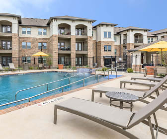 Mariposa Apartment Homes at Westchester, Dallas Baptist University, TX