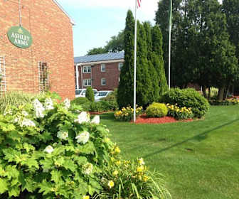 Apartments For Rent In College Of Our Lady Of The Elms Ma 135 Rentals Apartmentguide Com
