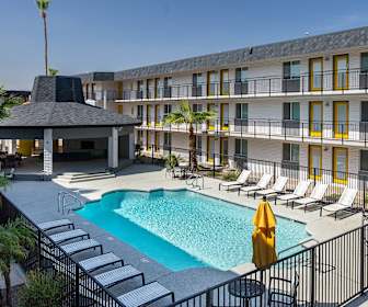 furnished apartment rentals in phoenix az