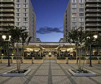 Crystal City Shops Apartments For Rent 64 Apartments Arlington Va Apartmentguide Com