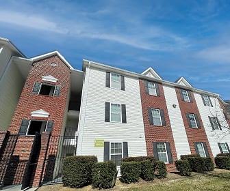 Campus East - Lease By The Bed, Greensboro, NC